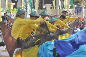 Participants to the Lambat dancing contest perform during the Salubungan festival to celebrate the 16th anniversary of Paranaque’s cityhood. PHOTO BY EDWIN MULI