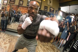 US boxer Timothy Bradley performs during a media workout at the Fortune Gym on April 3, 2014 in Hollywood, California. AFP PHOTO / JOE KLAMAR