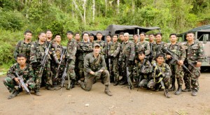 he Philippine Army Scout Ranger with ‘Manhunt’ host Joel Lambert  