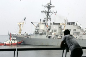  The USS Howard, an Arleigh Burke-class destroyer of the United States Navy, docks at the South Harbor in Manila on Friday for a routine port call and to replenish supplies. The Howard is part of the US Pacific Fleet and has a crew of 300. PHOTO BY RENE DILAN 