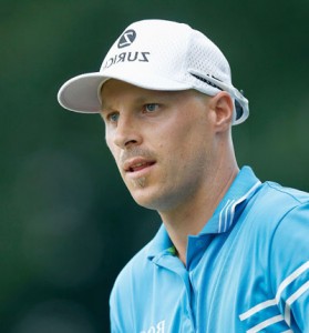 Ben Crane walks along the 18th hole during the final round of the FedEx St. Jude Classic at the TPC Southwind in Memphis, Tennessee. AFP PHOTO