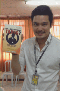 Actor Dingdong Dantes brings out the businessman in him as he supports Mon Abrea’s tax handbook 