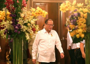  President Benigno Aquino 3rd arrives for the oathtaking of newly appointed generals of the Armed Forces of the Philippines (AFP), led by AFP Chief of Staff General Gregorio Pio Catapang  Jr., at  Malacañang on Monday. MALACAÑANG PHOTO 