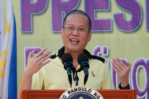  President Benigno Aquino 3rd delivers his speech during the briefing on the infrastructure projects in Oriental Mindoro in Barangay Talipanan, Puerto Galera on Friday. MALACAÑANG PHOTO 