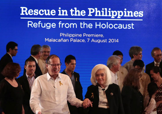  President Benigno Aquino 3rd graces the premier screening of “Rescue in the Philippines: Refuge from the Holocaust” in Malacañang on Thursday. The  one-hour documentary tells  how the Philippines became an asylum for approximately 1,300 Jews who escaped Nazi tyranny during World War II. The rescue was orchestrated by Philippine President Manuel L. Quezon, US High Commissioner Paul McNutt, US Army Colonel Dwight Eisenhower and the five Frieder brothers.           MALACAÑANG PHOTO 