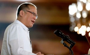 President Benigno Aquino 3rd  addresses Cabinet members and his allies during the “agenda setting” meeting at Malacañang on Friday. MALACAÑANG PHOTO