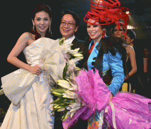 Jesus ‘Jojie’ Lloren (center) together with the two beauties behind the Red Charity Gala 2014,  Kaye Tinga and Tessa Prieto-Valdes