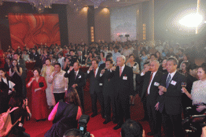 Guests share a toast with newly installed TECO Ambassador Dr. Gary Song-Huann Lin at the 103rd National Day celebration of Taiwan.