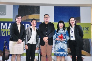 Metrobank Foundation’s Irene Labitad; National Youth Commission’s Baibon Sangid; ‘Masjid’ book author and curator Dr. Gerard Rey Lico; with Millie Dizon and Arch. Renee C. Bacani of the SM group unveil the ‘Jewels of Islamic Faith’ exhibit