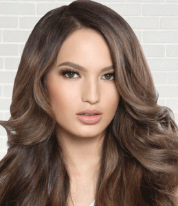 Sarah Lahbati wears the Ash Blonde color