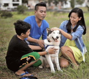 The show is hosted by the Pinoy Dog Whisperer Lestre Zapanta and selfconfessed dog lover Jaime Fournier