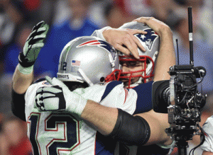 SWEET VICTORY  Quarterback Tom Brady (L) of the New England Patriots and teammates celebrate victory over the Seattle Seahawks in Super Bowl XLIX at University of Phoenix Stadium in Glendale, Arizona. AFP PHOTO