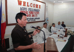 STARS STRUCK Retired generals led by former AFP vice chief of staff Edilberto Adan, president of the Association of Generals and Flag Officers, listen as Davao City Mayor Rodrigo Duterte stresses a point in his speech in Camp Aguinaldo.  Photo by Mike de Juan