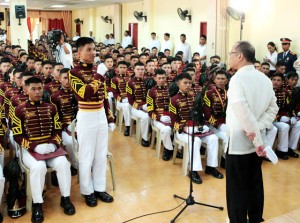 POW-WOW  President Aquino fields questions from police cadets during a dialogue at the Philippine National Police Academy headquarters in Camp General Mariano Castañeda in Silang, Cavite.  MALACAÑANG PHOTO 