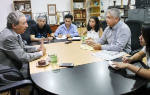  Luis Calvo, Spain’s ambassador to the Philippines, (left) fields questions from The Manila Times editors led by president, CEO and executive editor Dante F.M. Ang 2nd (2nd from right). Also in photo are (from left) desk editors Conrad Cariño and Angel Calso, senior staff writer Lea Beltran and reporter Catherine Valente. PHOTO BY MELYN ACOSTA 