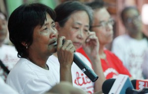 MOMMY RETURNS Celia Veloso, mother of death-row convict Mary Jane Veloso, addresses the media in a news conference in Quezon City on Friday. Also in photo is Edre Olalia, secretary-general of the National Union of People’s Lawyers.PHOTO BY MIGUEL DE GUZMAN 