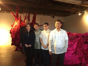  Jose Tence ruiz (partly hidden) and his ‘Shoal’ at the Philippine Pavilion in the 2015 venice biennale, with Senator loren legarda, Philippine Pavilion commissioner Felipe de leon Jr., Philippine Pavilion curator Patrick Flores,              and artist Manny Montelibano 