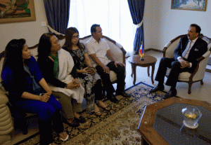 SYMPATHY VISIT  Pakistani former Interior Minister Rehman Malik (right) offers his condolences to the Philippines Embassy staff following the death of Ambassador Domingo D. Lucenario Jr, killed in an army helicopter crash, in Pakistan on Friday. AFP PHOTO