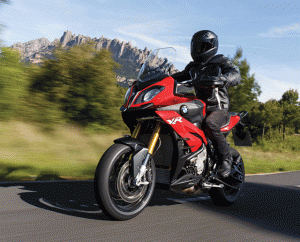 The BMW S 1000XR provides punchy response at low and medium revs.