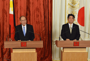 ALLIES  Philippine President Benigno Aquino 3rd (left) speaks during a joint news conference with Japan’s Prime Minister Shinzo Abe (right) after their meeting at the Akasaka State Guest House in Tokyo on Thursday. AFP PHOTO