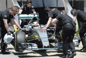 Lewis Hamilton of Great Britain, from the Mercedes AMG Petronas F1 Team, is pushed back into the garage during qualifying for the 2015 Formula 1 Grand Prix of Canada in Montreal.  AFP PHOTO