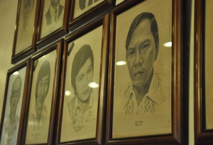 MEDIA IN MOURNING A photo of Neal Cruz sans the black ribbon in the gallery of presidents of the National Press Club. PHOTO BY BONG RANES 