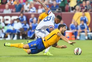 SUPER SUAREZ Barcelona’s Luis Suarez (right) vies with Chelsea’s Kenedy during an International Champions Cup football match in Landover, Maryland, on Wednesday. AFP PHOTO