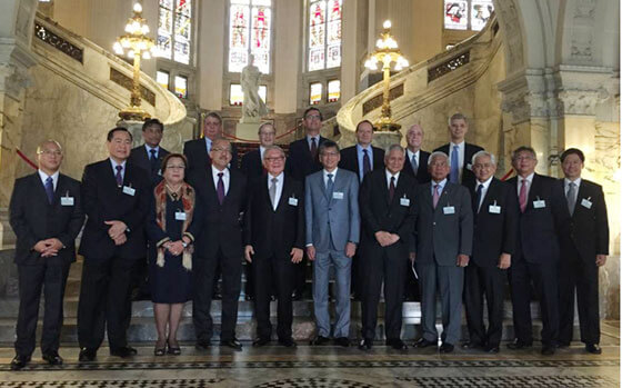 The Philippine team at the Peace Palace in The Hague, Netherlands, before the start of the oral arguments in connection with the arbitration case against China. Among them are Solicitor- General Florin Hilbay, Senior Associate Justice Antonio Carpio, Justice Secretary Leila de Lima, Presidential Adviser on Political Affairs Ronald Llamas, Speaker Feliciano “Sonny” Belmonte, Jr., Executive Secretary Pacquito Ochoa, Jr., Foreign Affairs Secretary Albert del Rosario, Defense Secretary Voltaire Gazmin, Associate Justice Francis Jardeleza, Chief Presidential Legal Counsel Benjamin Caguioa, Deputy Executive Secretary for Legal Affairs Menardo Guevarra, Consul-General Henry Bensurto, as well as the legal counsels led by Paul Reichler of Foley Hoag. Photo from Department of Foreign Affairs 