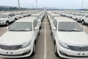 This photo taken on August 19 shows imported cars parked in Qingdao free trade port area in Qingdao, east China’s Shandong province. A key indicator of China’s manufacturing activity slumped to a 77-month low in August, an independent survey showed on Friday, fueling concerns of further deceleration in the world’s second-largest economy. AFP PHOTO