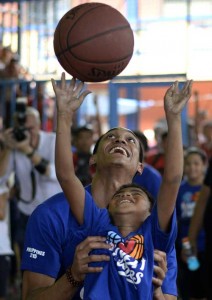 Filipino-American Jordan Clarkson of the Los Angeles Lakers during his first visit in Manila in May.  FILE PHOTO