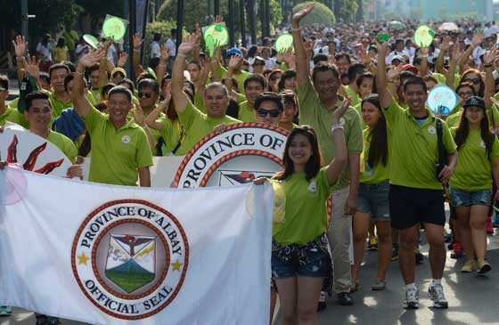 Local and national government units, civil society groups, the private sector and students join the Unity Walk, Mamayani Galing Pook Governance Fair, held at SM Mall of Asia Complex in Pasay City, Metro Manila on Tuesday, to promote citizenship and citizen participation through good governance. PHOTO BY RUSSELL PALMA