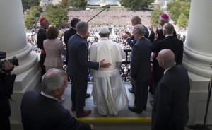 THIS IS AMERICA Pope Francis is welcomed to the Speakers Balcony at the US Capitol by members of the US Congress, on Thursday. AFP PHOTO 