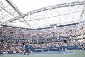 TOPSHOTS  Roger Federer of Switzerland serves to Leonardo Mayer of Argentina during their 2015 US Open Men’s Singles round 1 match at the USTA Billie Jean King National Tennis Center on Wednesday in New York. AFP PHOTO