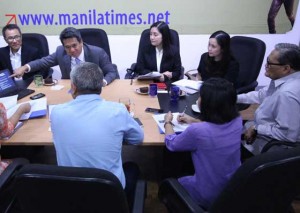 IBM Philippines executives led by President and Country General Manager Luisito D. Pineda (second from left facing the camera) answer questions from The Manila Times editors and reporters at a roundtable discussion. Others in photo with Pineda are IBM Research and Development (R&D) Executive Jay Sabido; Marian Castillo-Cuevas, Country Manager, Brand and Communications; Agnes Africa, Country Manager for Marketing Communications. From the Manila Times are Rene Bas, publisher/editor; Catherine Talavera, reporter; Dante Ang 2nd, president/CEO and executive editor; Nerilyn Tenorio, editor-in-chief. PHOTO BY RUY MARTINEZ