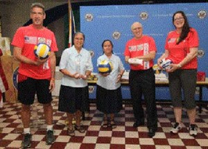 (From left) Volleyball Sports Envoy Eric Hodgson, Asilo de San Vicente de Paul Finance and Administration in-charge Sr. Daisybeth Dimaunahan, Asilo de San Vicente de Paul Administrator Sr. Melly Espinili, US Embassy Manila Deputy Chief of Mission Michael Klecheski and Volleyball Sports Envoy Michelle Goodall