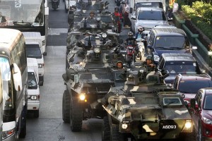 CAUGHT IN A JAM  A convoy of armored personnel carriers was stuck in a jam near the Kamuning flyover of Epifanio delos Santos Avenue (Edsa). PHOTO BY MIKE DE JUAN 