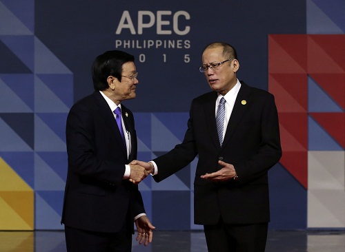 Vietnam's President Truong Tan Sang (L)and President Aquino. AFP PHOTO