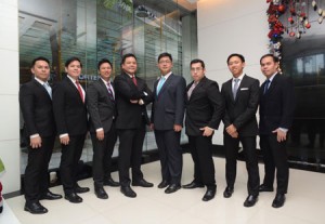  The gentlemen of Jll Project leasing Team (from left): byron Fabiosa, manager; Jericho linao, anton engwa; andy Gomez; Sam Kakuta, analyst; Francis romero, assitant manager–Marketing Services; Joel lomotan, analyst; and Patrcik Jimenez, assitant manager 