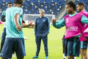 Chelsea’s Portuguese head coach Jose Mourinho (center) oversees a training session at the Sammy Ofer Stadium in the Israeli coastal city of Haifa on Tuesday, on the eve of their UEFA Champions League group G football match against Maccabi Tel Aviv. AFP PHOTO