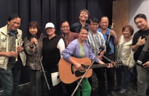 FOR MASSACRE VICTIMS’ CHILDREN Members of the NUJP and the Los Angeles Filipino American media Band pose for a photo during a rehearsal break. they are (from left) Nikki Arriola, Nimfa Rueda, Joy Macainan, Ana Mendoza, Christy Rosacia, Rhony Laigo, Abner Galino, Andy Teczon, Odette Galino and Roy Cuchado. 