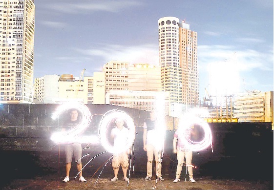 Members of The Manila Times editorial staff on duty on New Year’s Eve use fireworks to form the numbers 2016 as your trusted newspaper wishes everyone a wonderful year ahead. PHOTO BY RUSSELL PALMA