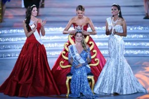 VIVA ESPAÑA  Mireia Lalaguna Royo of Spain is crowned Miss World 2015 at the beauty pageant’s 65th grand finals in Sanya in southern China’s Hainan province on Saturday. Contestants from over 110 countries competed. Miss Philippines Hillarie Danielle Parungao landed in the Top 10 and won the Multimedia Award. AFP PHOTO