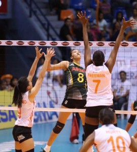 Army’s Jovelyn Gonzaga, in action against Home Ultera’s Sareea Freeman (7) and Janine Marciano (7), hopes to rally the Lady Troopers against the Ultra Fast Hitters in a bid to force a winner-take-all match for the Shakey’s V-League Season 12 Reinforced Conference crown. CONTRIBUTED PHOTO