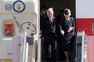 ROYAL VISITORS Emperor Akihito and Empress Michiko.  PHOTO BY CZEASAR DANCEL 