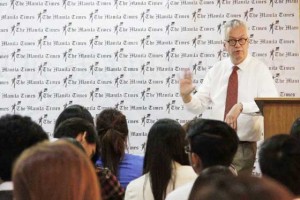 LEARNING FROM A PRO Journalism students listen to Alan Schroeder, one of the speakers in a lecture series sponsored by The Manila Times College. PHOTO BY ABBY PALMONES