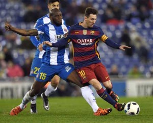 TOP DOG Barcelona’s Argentinian forward Lionel Messi (right) vies with Espanyol’s French defender Michael Ciani (left) during the Spanish Copa del Rey (King’s Cup) round of 16 second leg football match RCD Espanyol vs FC Barcelona at Cornella-El Prat stadium in Cornella near Barcelona, on Thursday. AFP PHOTO