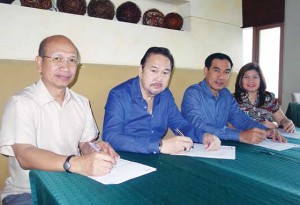 (from left) Arnel Doria, Butch Gamboa, lawyer Rommel Gutierrez and Jennifer Bleza.