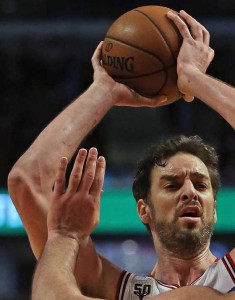 GASOL POWERED  Pau Gasol scored a season-best 31 points to lead the Chicago Bulls to a 111- 101 win over the Detroit Pistons on Monday (Tuesday in Manila). AFP PHOTO