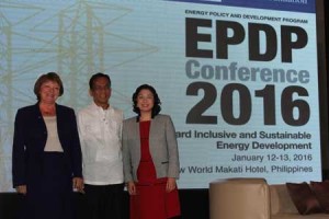 (From left) United States Agency for International Development Mission Director Susan Brems, Ph.D.; Socio-Economic Planning Secretary and National Economic and Development Authority Director-General Arsenio Balisacan; and Energy Policy and Development Program Program Director Dr. Majah-Leah Ravago at the opening of the conference