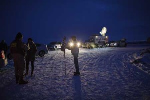 Media gather outside the entrance of the Malheur Wildlife Refuge Headquarters near Burns, Oregon, on Sunday (Monday in Manila), where an armed anti-government group have taken over a building at the federal wildlife refuge, accusing officials of unfairly punishing ranchers who refused to sell their land. The standoff has prompted some schools to call off classes for the entire week. AFP PHOTO